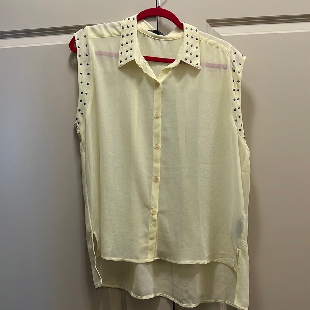 Forever 21 Sleeveless Shirt Size Large